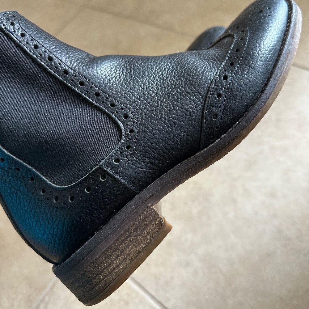 FatFace Wingtip Leather Boots